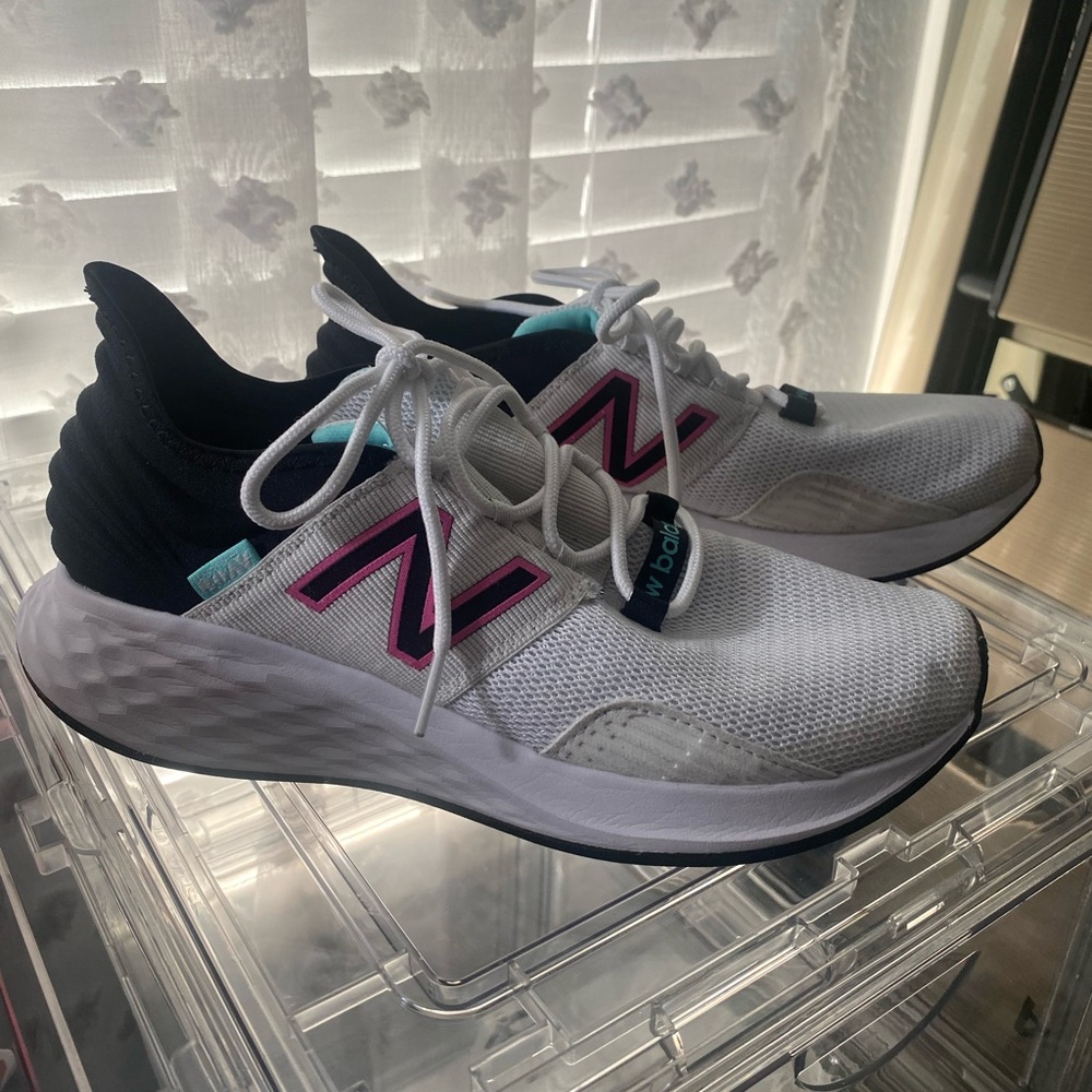 New Balance Women's White and Pink Sneakers